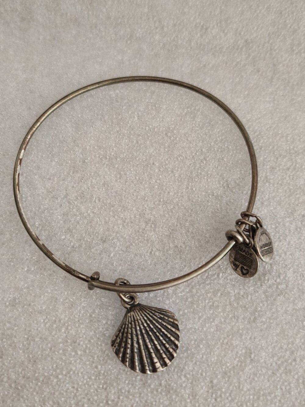 Alex and Ani Seashell Shell Beach Silver Charm Bracelet Bangle 171